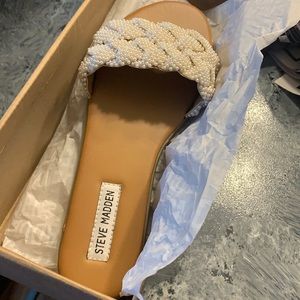 - Steve Madden Phraya sandals